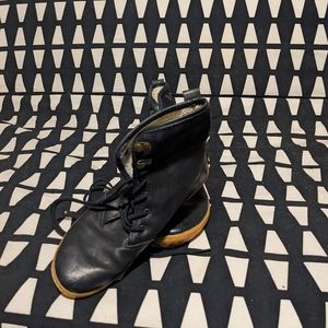 Sherpa-lined Vivobarefoot boots